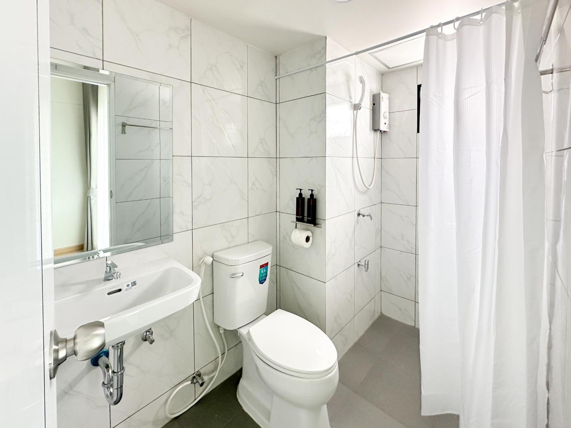 I24 Residence - Amata Phase 10 Phan Thong Exterior photo