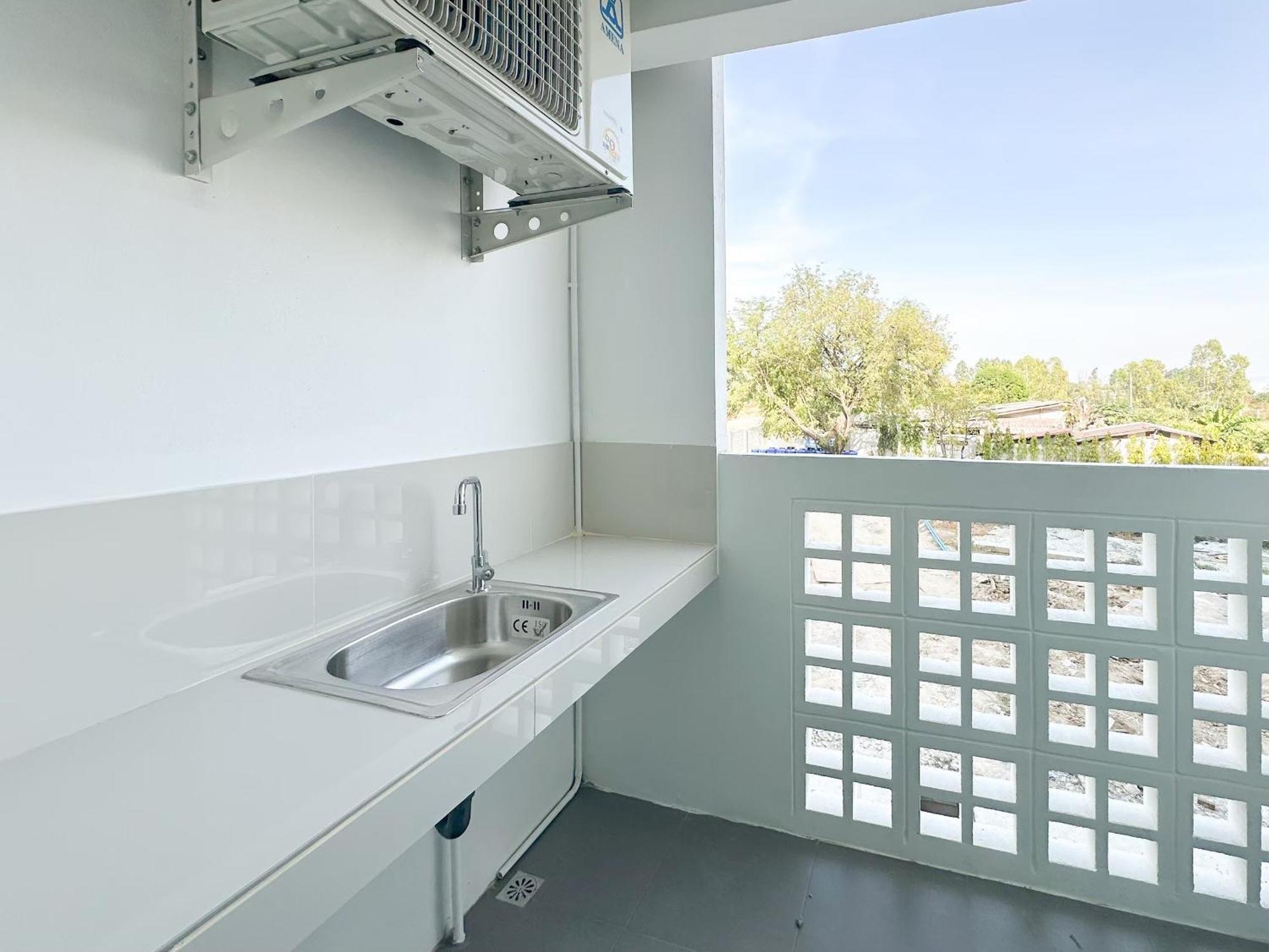 I24 Residence - Amata Phase 10 Phan Thong Exterior photo